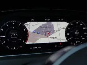 Volkswagen Golf 1.0 TSI Highline R-line | Panoramadak | Camera | Virtual | LED thumbnail 39