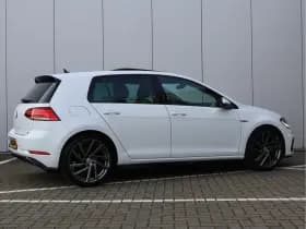 Volkswagen Golf 1.0 TSI Highline R-line | Panoramadak | Camera | Virtual | LED thumbnail 5