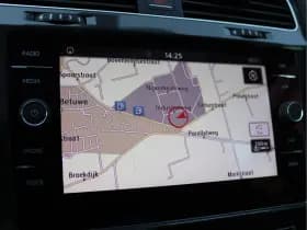 Volkswagen Golf 1.0 TSI Highline R-line | Panoramadak | Camera | Virtual | LED thumbnail 44