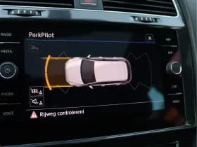 Volkswagen Golf 1.0 TSI Highline R-line | Panoramadak | Camera | Virtual | LED thumbnail 51