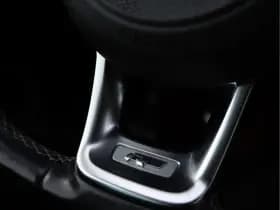 Volkswagen Golf 1.0 TSI Highline R-line | Panoramadak | Camera | Virtual | LED thumbnail 60