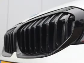 BMW 3-serie 330e M-sport | Schuifdak | Leder | Laser | 88,6% SOH | Org. NL thumbnail 12