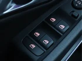 BMW 3-serie 330e M-sport | Schuifdak | Leder | Laser | 88,6% SOH | Org. NL thumbnail 37