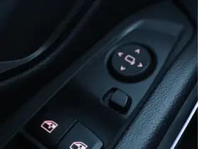 BMW 3-serie 330e M-sport | Schuifdak | Leder | Laser | 88,6% SOH | Org. NL thumbnail 38