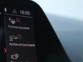 BMW 3-serie 330e M-sport | Schuifdak | Leder | Laser | 88,6% SOH | Org. NL thumbnail 56