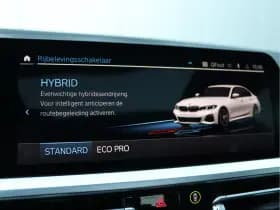 BMW 3-serie 330e M-sport | Schuifdak | Leder | Laser | 88,6% SOH | Org. NL thumbnail 57