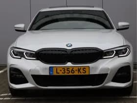 BMW 3-serie 330e M-sport | Schuifdak | Leder | Laser | 88,6% SOH | Org. NL thumbnail 7