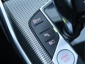 BMW 3-serie 330e M-sport | Schuifdak | Leder | Laser | 88,6% SOH | Org. NL thumbnail 65