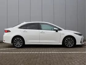 Toyota Corolla 1.8 Hybrid Style | Stoelverwarming | Camera | Navigatie | Org. NL thumbnail 17