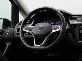 Volkswagen Touran 1.5 TSI Highline 7-zits | Panoramadak | Virtual | Keyless | ACC thumbnail 22