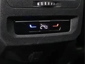 Volkswagen Touran 1.5 TSI Highline 7-zits | Panoramadak | Virtual | Keyless | ACC thumbnail 31