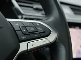 Volkswagen Touran 1.5 TSI Highline 7-zits | Panoramadak | Virtual | Keyless | ACC thumbnail 43