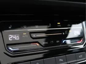 Volkswagen Touran 1.5 TSI Highline 7-zits | Panoramadak | Virtual | Keyless | ACC thumbnail 60