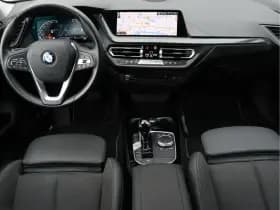 BMW 1-serie 118i Business Edition | Sportline | Navigatie | Sportstoelen | Org. NL thumbnail 3