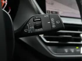 BMW 1-serie 118i Business Edition | Sportline | Navigatie | Sportstoelen | Org. NL thumbnail 28