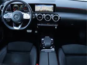 Mercedes-Benz A-Klasse 200 AMG-line | Panoramadak | Widescreen | Org. NL thumbnail 3