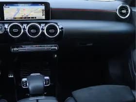 Mercedes-Benz A-Klasse 200 AMG-line | Panoramadak | Widescreen | Org. NL thumbnail 21