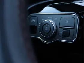 Mercedes-Benz A-Klasse 200 AMG-line | Panoramadak | Widescreen | Org. NL thumbnail 32