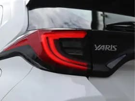 Toyota Yaris 1.5 Hybrid Dynamic | 1e eigenaar | Camera | Navigatie | LED thumbnail 13