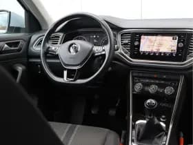 Volkswagen T-Roc 1.0 TSI Style | Camera | Trekhaak | Navigatie | Org. NL thumbnail 19