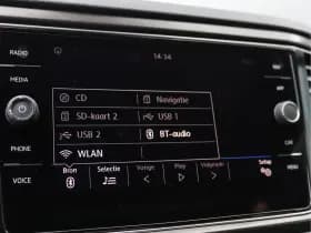 Volkswagen T-Roc 1.0 TSI Style | Camera | Trekhaak | Navigatie | Org. NL thumbnail 39