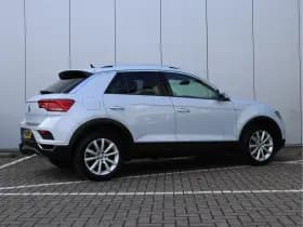 Volkswagen T-Roc 1.0 TSI Style | Camera | Trekhaak | Navigatie | Org. NL thumbnail 5