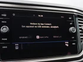 Volkswagen T-Roc 1.0 TSI Style | Camera | Trekhaak | Navigatie | Org. NL thumbnail 41