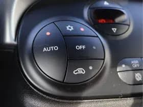 Fiat 500 0.9 TwinAir Sport | Climate control | Parkeersensoren | Getint glas thumbnail 42