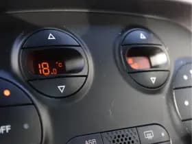 Fiat 500 0.9 TwinAir Sport | Climate control | Parkeersensoren | Getint glas thumbnail 43