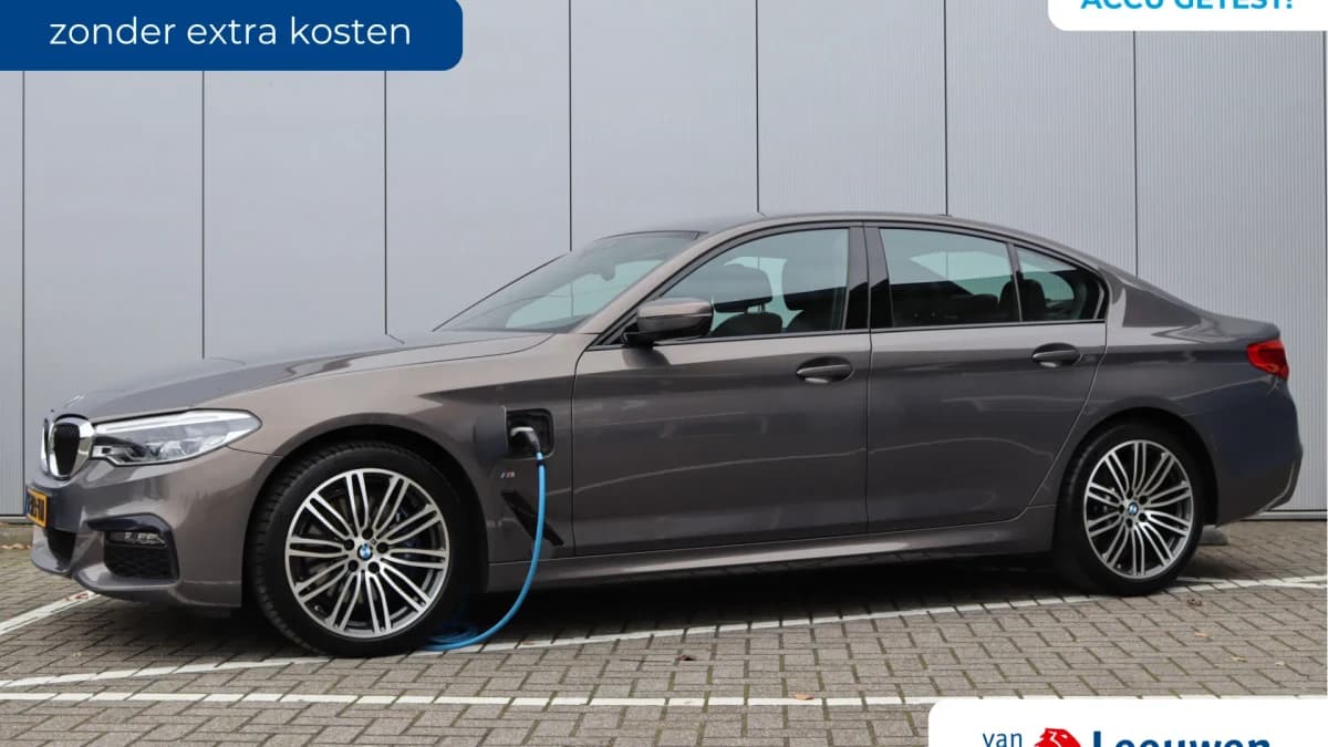 BMW 5 Serie 530e iPerformance eDrive Edition | M-sport | SOH 89,2% | Org. NL — foto 1