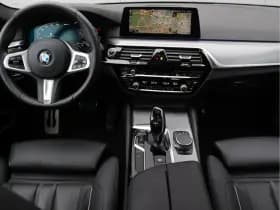 BMW 5 Serie 530e iPerformance eDrive Edition | M-sport | SOH 89,2% | Org. NL thumbnail 4