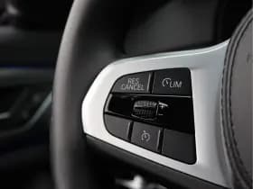 BMW 5 Serie 530e iPerformance eDrive Edition | M-sport | SOH 89,2% | Org. NL thumbnail 37