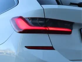 BMW 3 Serie Touring 320i High Executive | M-Sport | Camera | Org. NL thumbnail 12