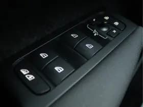 Volvo XC40 2.0 B3 Plus Dark | Camera | H&K | Keyless thumbnail 32