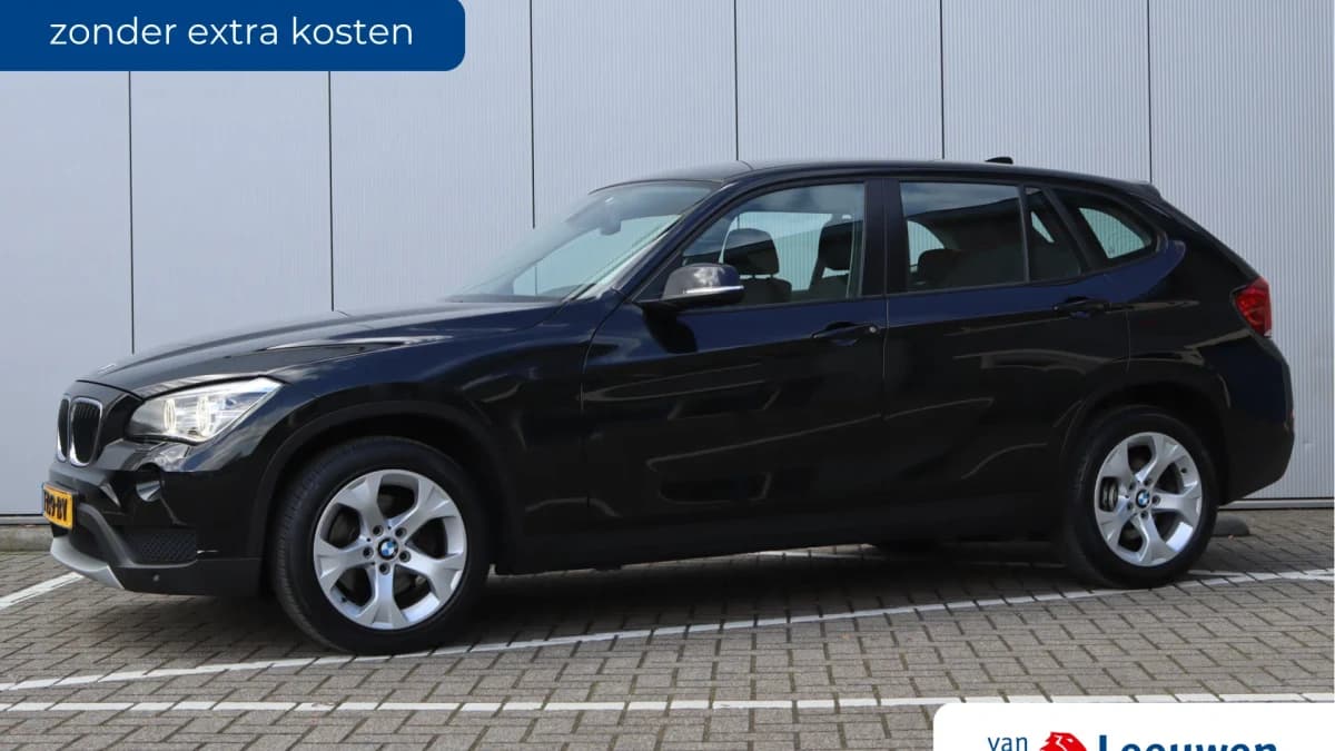 BMW X1 sDrive20i Executive | Xenon | Camera | Stoelverwarming | Navigatie — foto 1