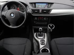 BMW X1 sDrive20i Executive | Xenon | Camera | Stoelverwarming | Navigatie thumbnail 3