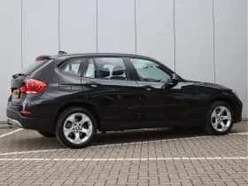 BMW X1 sDrive20i Executive | Xenon | Camera | Stoelverwarming | Navigatie thumbnail 5