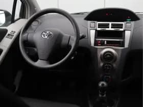 Toyota Yaris 1.3 VVTi Comfort | Airco | Bluetooth | 6-bak | Org. NL thumbnail 15