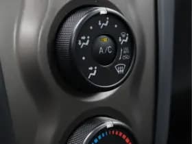 Toyota Yaris 1.3 VVTi Comfort | Airco | Bluetooth | 6-bak | Org. NL thumbnail 30