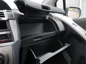 Toyota Yaris 1.3 VVTi Comfort | Airco | Bluetooth | 6-bak | Org. NL thumbnail 33