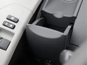 Toyota Yaris 1.3 VVTi Comfort | Airco | Bluetooth | 6-bak | Org. NL thumbnail 34