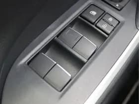 Toyota RAV4 thumbnail 32