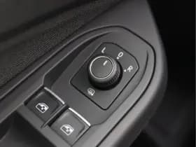 Volkswagen Golf thumbnail 27