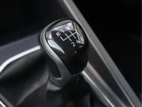 Volkswagen Golf thumbnail 53