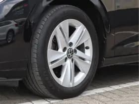 Volkswagen Golf thumbnail 10