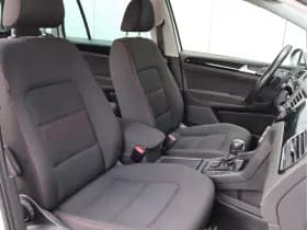 Volkswagen Golf thumbnail 21