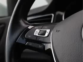 Volkswagen Golf thumbnail 35