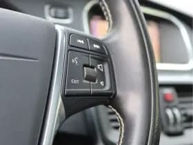 Volvo V40 thumbnail 38