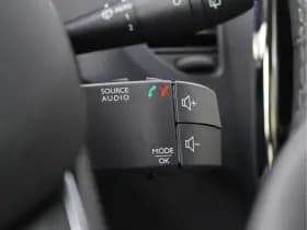 Renault Captur thumbnail 33