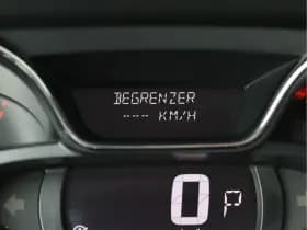 Renault Captur thumbnail 35